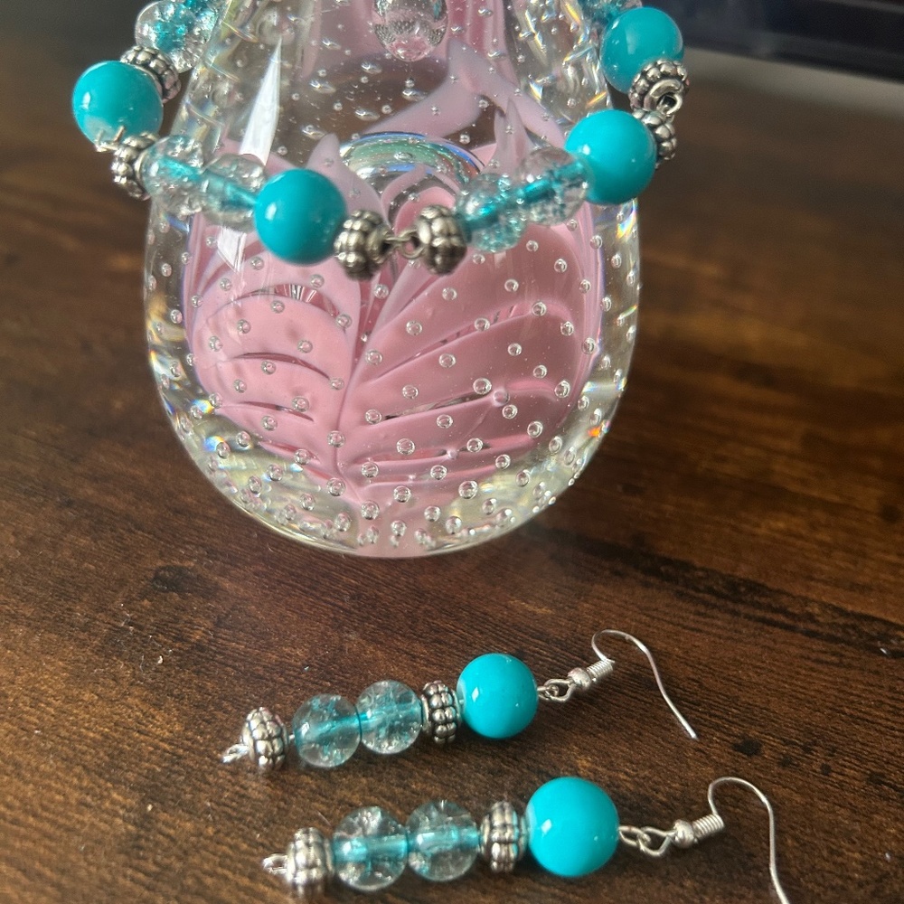 Bracelet and earring set